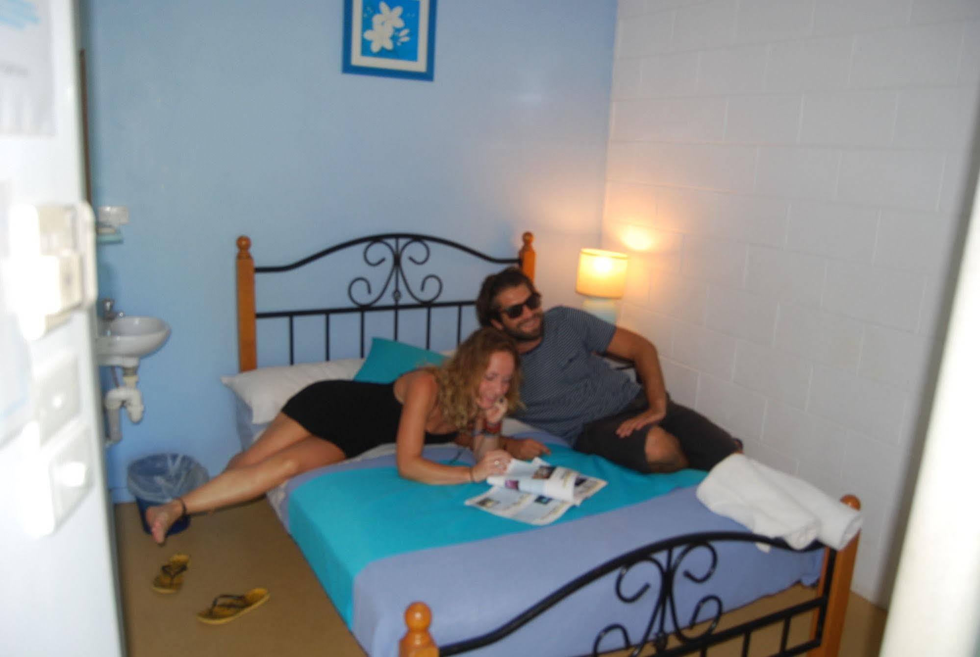 Absolute Backpackers Мишен-Бич Экстерьер фото